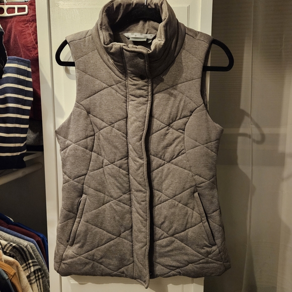 Athleta Jackets & Blazers - Athleta Womens Gray Quilted Vest